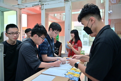 系友回娘家暨紀念餐會活動照 (21)圖片